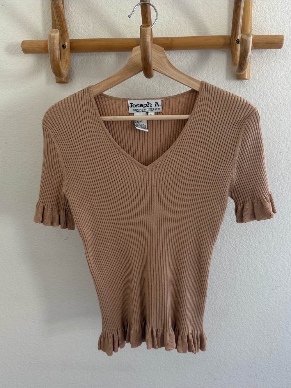 Coquette Fairycore 90s Y2K Joseph A Vintage Tan Ribbed Knit V-Neck Ruffle Top